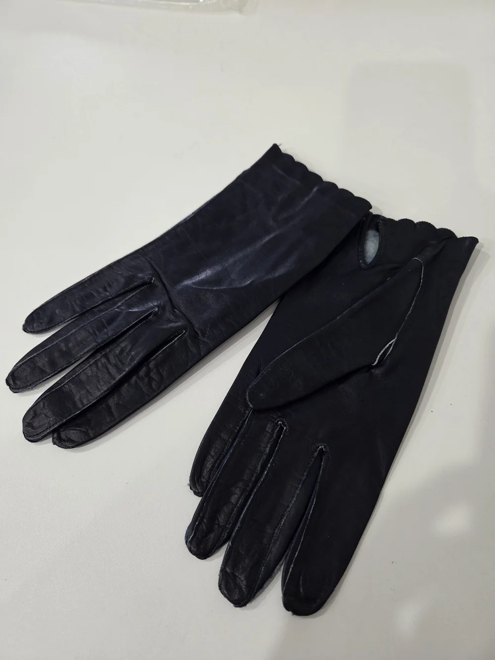 ALEXETTE BACMO Vintage Navy Leather Gloves - Elegant Winter Accessory